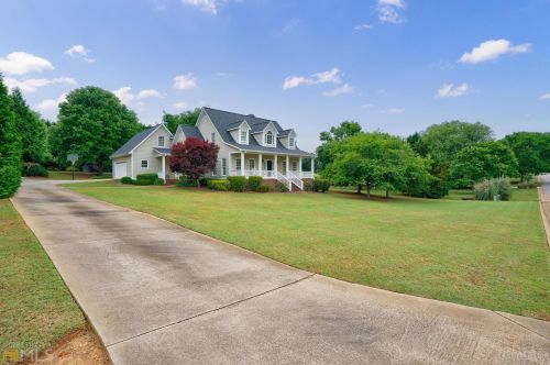 1050 Lakeside Ct, Bishop, GA 30621-1544