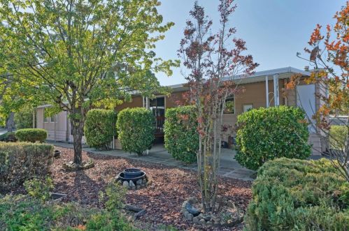 4280 Patterson Dr, Diamond Springs, CA 95619-9415