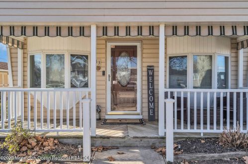 43 Ocean Ave, Middletown, NJ 07748-5644