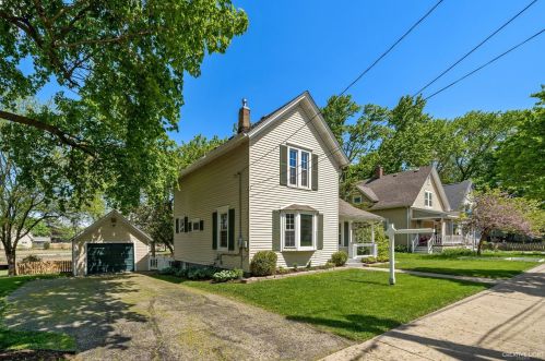 812 Indiana Ave, Saint Charles, IL 60174-3138