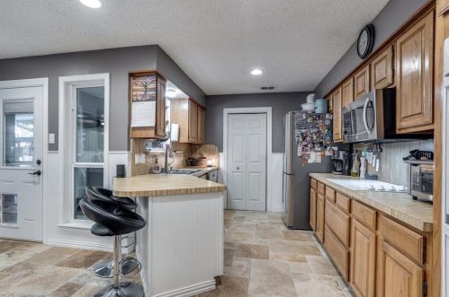 1521 Barclay Dr, Carrollton TX 75007-2836 exterior