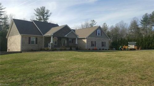 1703 Holly Tree Rd, Ararat, VA 24053-3338