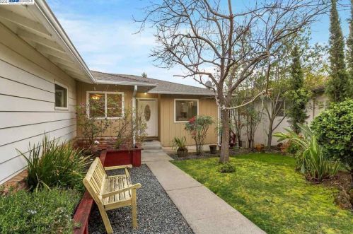 18418 Carlwyn Dr, Hayward, CA 94546-2030