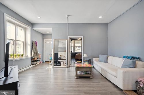 630 Chelten Ave, Philadelphia PA 19126-3824 exterior