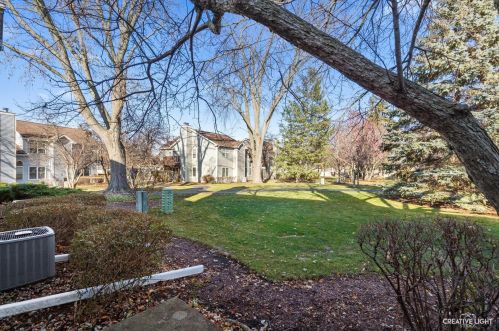 1095 Rockport Dr, Carol Stream IL  60188-2984 exterior