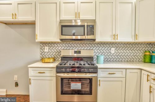 6521 16th St, Philadelphia PA  19126-3512 exterior