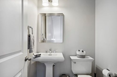 3619 Brookleigh Ln, Atlanta GA  30319-2206 exterior