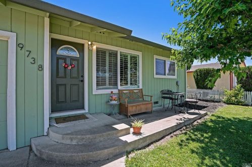9738 Binggelli Dr, Windsor, CA 95492-8942