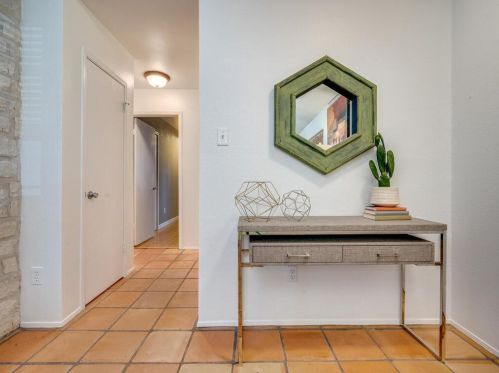 910 Calico Dr, Austin TX  78748-6492 exterior