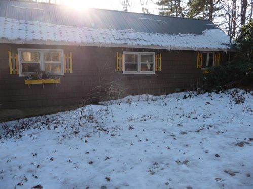 101 Winslow Rd, Weare, NH 03281-4119