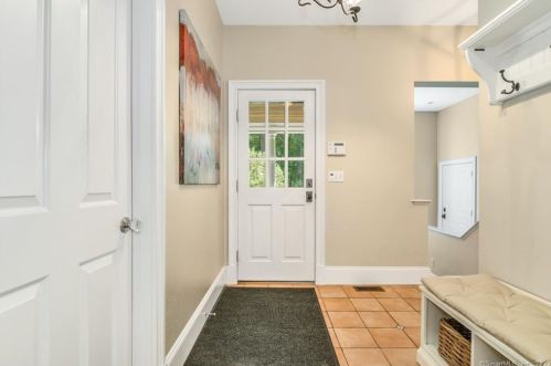 25 Historic Dr, Upper Stepney CT  06468-3207 exterior