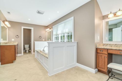 25 Historic Dr, Upper Stepney CT  06468-3207 exterior
