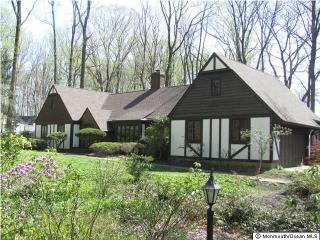 13 Grandview Dr, Holmdel Village, NJ 07733-2007