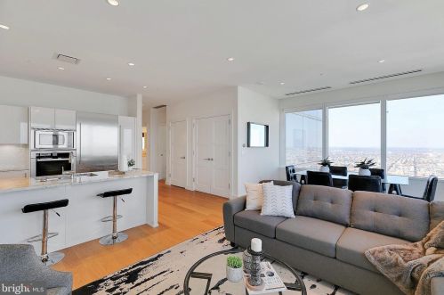 50 16th St, Philadelphia PA  19102-2516 exterior