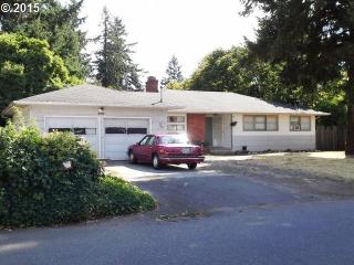 12228 Multnomah St, Portland, OR 97230-2032