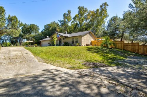 2659 Gee Ln, Valley Springs, CA 95252-9686