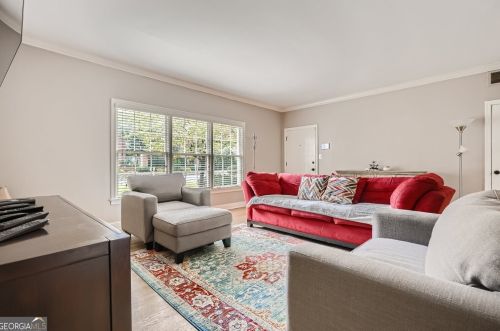 3685 Cantrell Rd, Atlanta GA  30319-1304 exterior