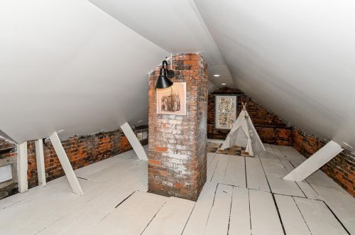 2612 Hemlock St, Cincinnati OH  45206-1608 exterior