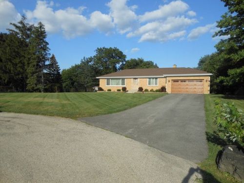 741 Center St, Bensenville, IL 60106-3010