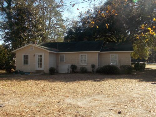 120 Railroad Ave, Reevesville, SC 29471-4604
