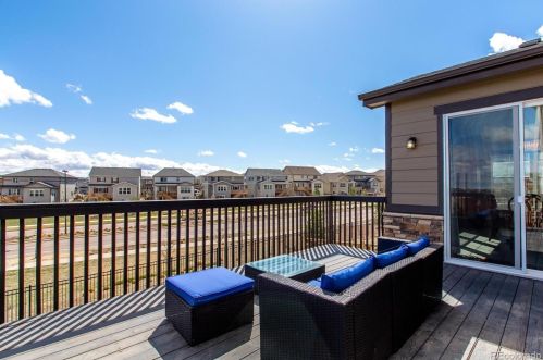 7370 Old Hammer Way, Aurora CO  80016-6115 exterior