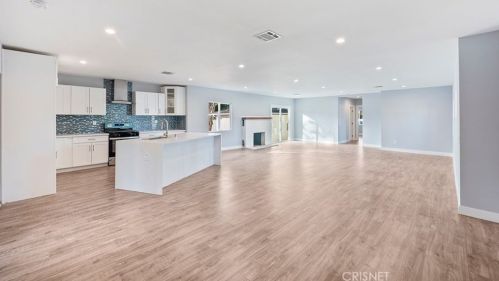7960 Amestoy Ave, Van Nuys CA  91406-1603 exterior