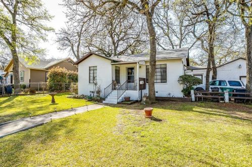 4512 Martha Ln, Fort Worth, TX 76103-2738