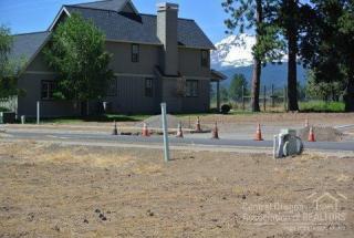 698 St Helens Ave, Black Butte Ranch OR  97759-0979 exterior