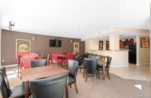 9059 Panorama Cir, Englewood CO  80112-3565 exterior