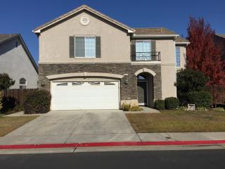 2955 Donner Ave, Clovis, CA 93611-6096