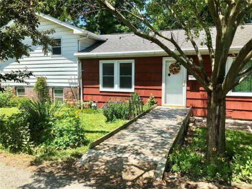 410 4th St, Fort Russell, IL 62010-1403