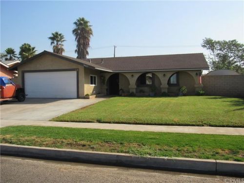 10627 Dumond Ave, Bloomington, CA 92316-2549