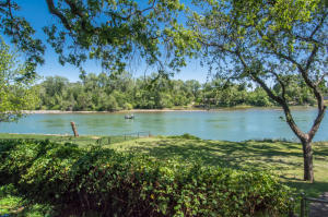 3050 Valentine Ln, Redding, CA 96001-3902
