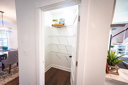 934 Burns Dr, Atlanta GA  30310-4632 exterior