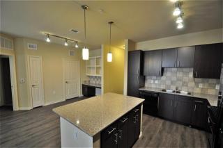 2121 Ella Blvd, Houston TX  77008-2703 exterior