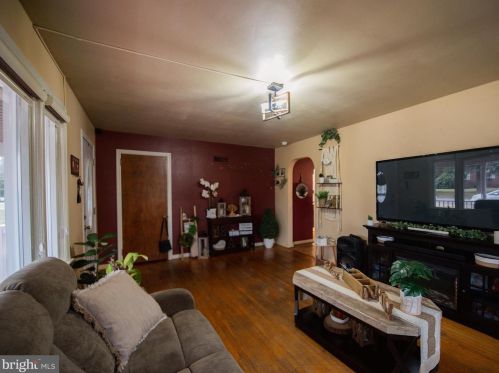 2321 Sunset Rd, York, PA 17406-1547