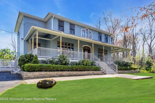 69 Burlington Path Rd, Upper Freehold Township, NJ 08514-1602
