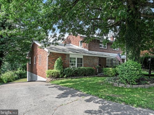 2410 Norwegian St, Primrose, PA 17901-1813