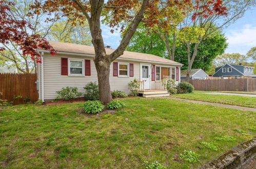 118 Kenneth Ave, Warwick, RI 02889-8406