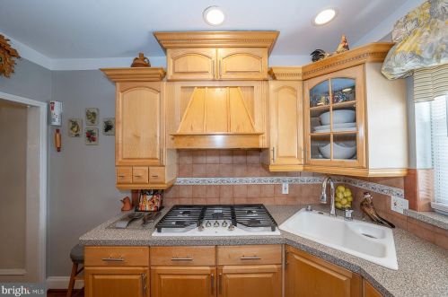 5726 12 St, Philadelphia PA 19141-4111 exterior