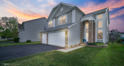 34 Prairie Pointe Ln, Streamwood, IL 60107-2358