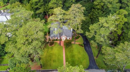 2 Emma Ln, Atlanta GA  30342-3836 exterior