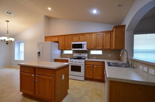 1215 Cardigan St, Cedar Park, TX 78613-3920