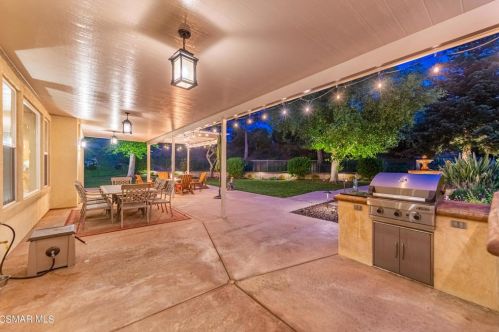 905 Biscayne Palm Pl, Simi Valley, CA 93065-7242