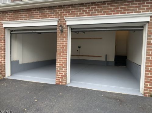 8 Esterbrook Dr, Princeton NJ  08540-6127 exterior
