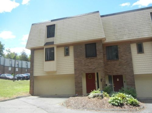 85 Trolley Crossing Ln, Middletown CT  06457-5845 exterior