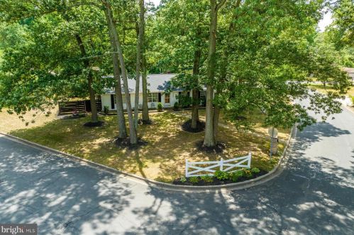 1523 Patuxent Manor Rd, Davidsonville, MD 21035-2140