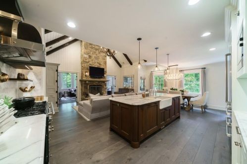 1574 Cave Rd, Atlanta GA  30327-3120 exterior