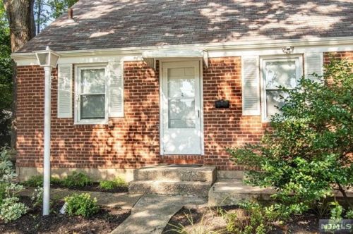 112 Hickory St, Dumont, NJ 07628-1810