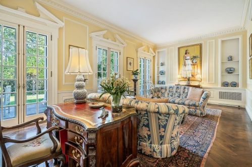 10 Habersham Way, Atlanta GA  30305-2800 exterior